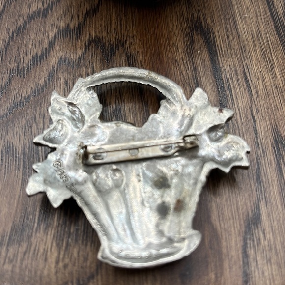 Pewter Beautiful Flower Basket Brooch Signed 1988 Seagull Vintage - Picture 6 of 13
